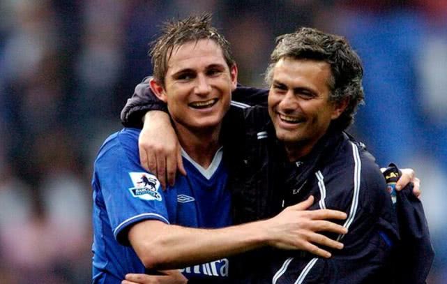 恰好映衬了 恰好映衬了