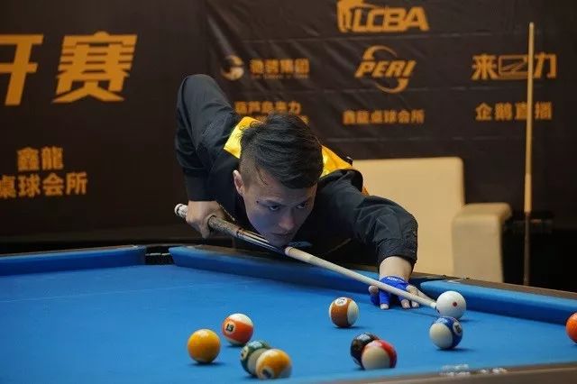 在背身拿球 在背身拿球