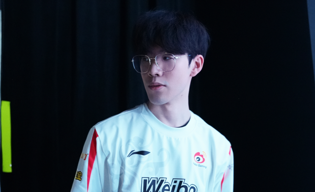 窗极短